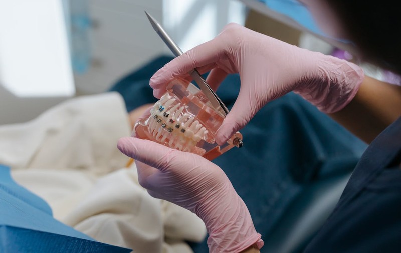 Cum îți alegi medicul stomatolog în București: semne că ești pe mâini bune