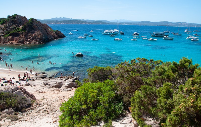 Sardinia oferă gratis trei nopți de cazare pentru turiștii sub 35 de ani care vor să parcurgă Traseul Santa Barbara