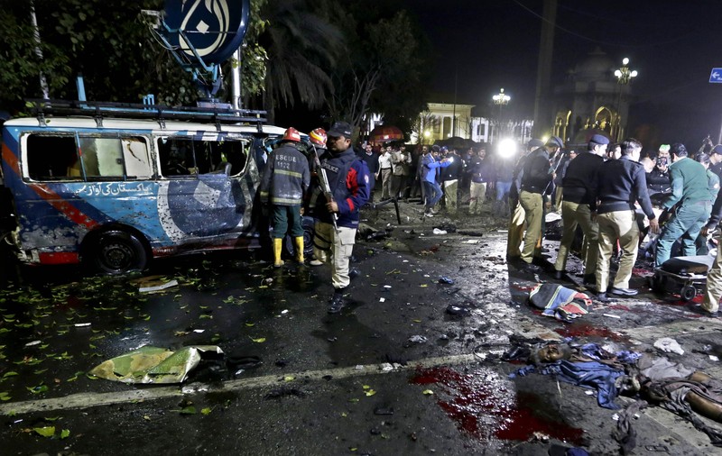 Cel puțin 16 morți într-un atac cu bombă în Pakistan
