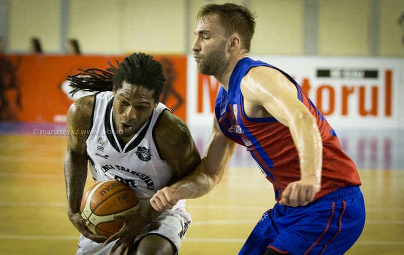 Play-off-ul Ligii Naționale masculine de baschet. U-BT Cluj, Steaua, CSM Oradea și CSU Sibiu conduc. Programul ”sferturilor”