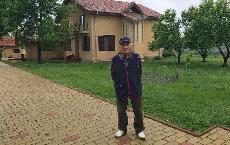 FOTO&VIDEO | Povești spectaculoase cu Nelu Ionescu, antrenorul care a dus România în Grupa Mondială de hochei pe gheață și care a fentat moartea de mai multe ori: „Când eram la Bilbao, mi s-a propus să intru în ETA”
