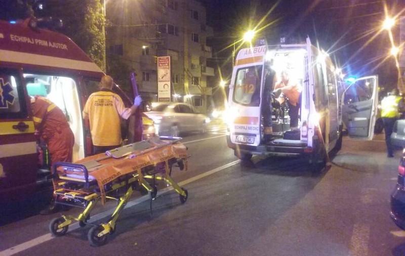 Doi muzicanți, loviți pe trecerea de pietoni în Mamaia. Șoferul era băut și a fugit de la fața locului