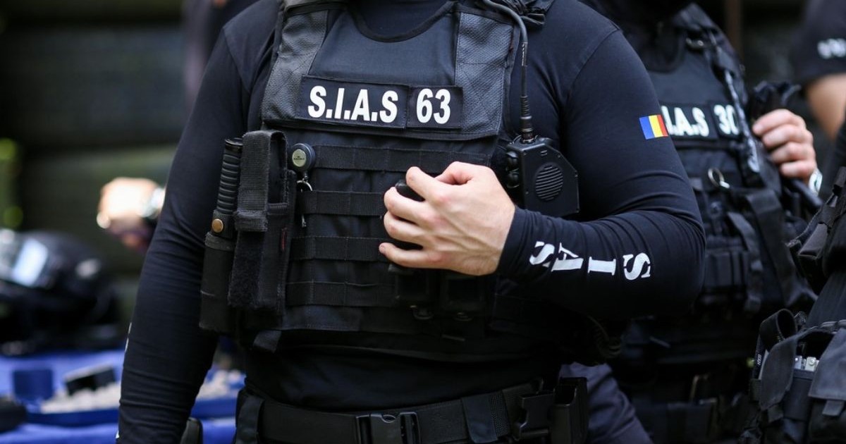București, România - 10 iunie 2019: Detalii cu uniforma și trusa de securitate a unui SIAS românesc (serviciul pentru acțiuni speciale al Poliției Române).