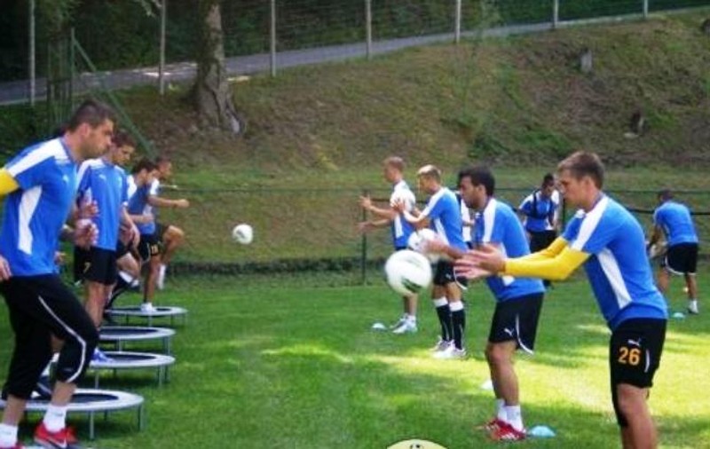 Jucătorii lui FC Braşov au rămas blocaţi trei ore în lifturile hotelului din Slovenia!