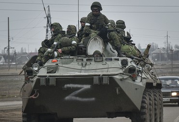 Forțele armate ruse intrând în Crimeea pe 25 februarie 2022. | Foto: EPA-EFE/STRINGER