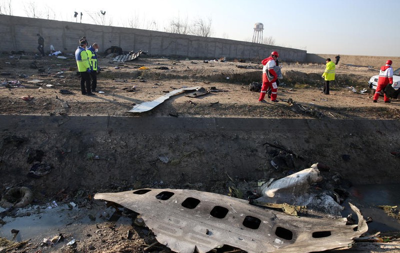 Există o legătură între conflictul Iran - SUA și prăbușirea avionului? Ce spun un fost șef SIE și un expert în aviație