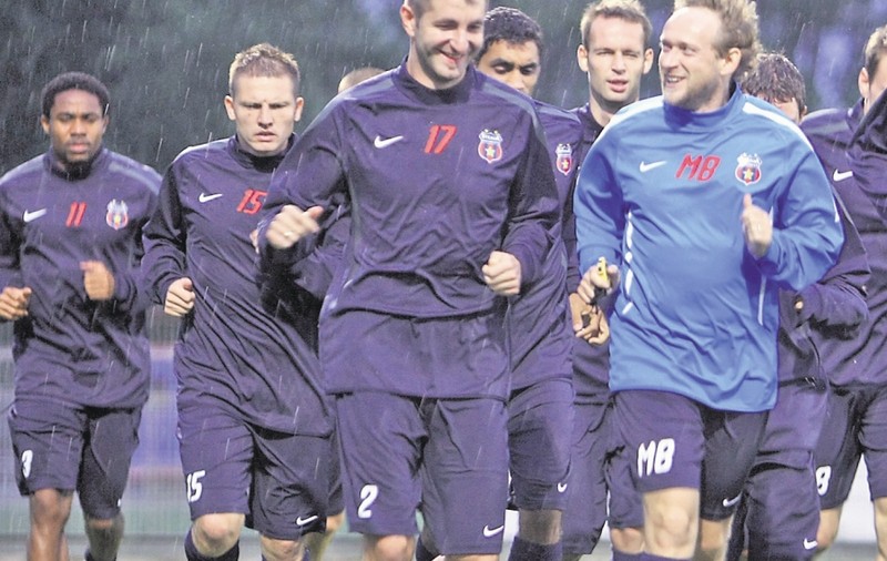 Steaua schimbă liniile
