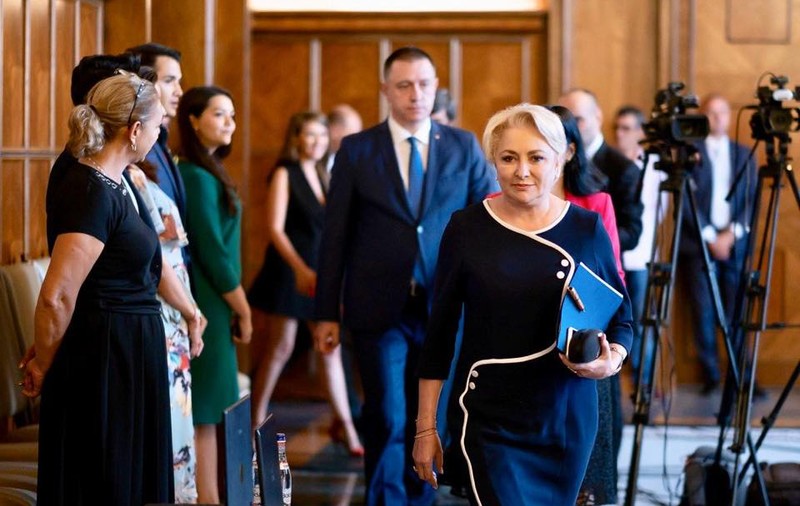 Viorica Dăncilă aşteaptă Opoziţia să vină cu moţiunea de cenzură în Parlament: "Nu cred că va trece!"