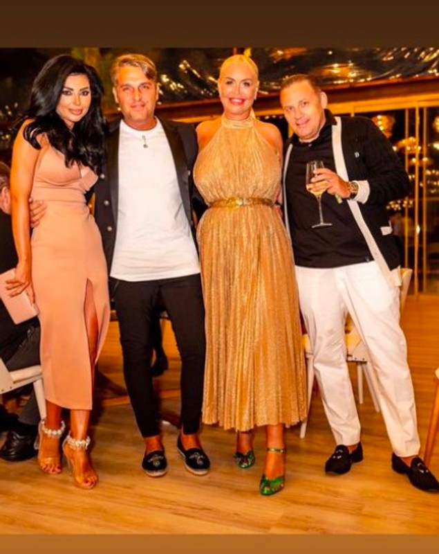 Petrecere de lux dată de Vica Blochina de ziua ei. A sărbătorit la un restaurant pe lac, pe muzica Mariei Constantin și a lui Luis Gabriel