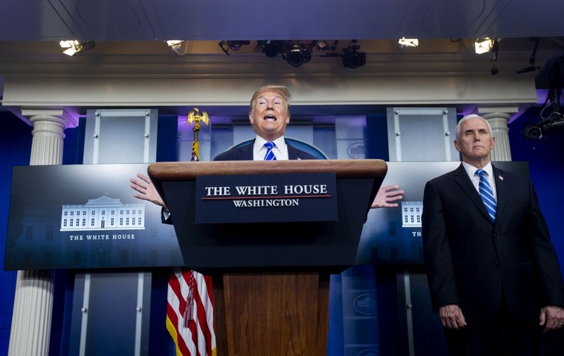 Donald Trump, acuzat că a folosit resursele medicale ale SUA pentru a-și consolida influența și pentru a-și susține partizanii politici