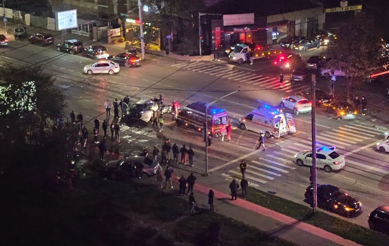 Accident rutier grav în Iași, cu șapte victime. Două mașini au fost distruse | VIDEO