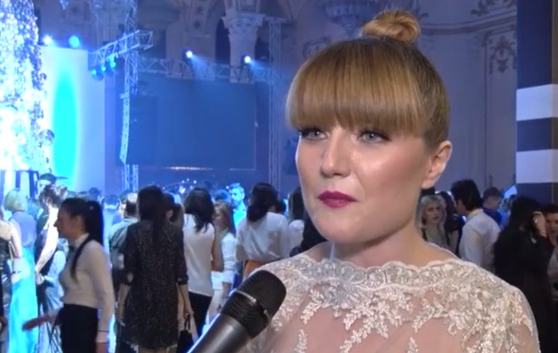 VIDEO EXCLUSIV! Alexandra Ungureanu spune tot! Vezi cine-i poartă acum de grijă după ce a fost părăsită la altar