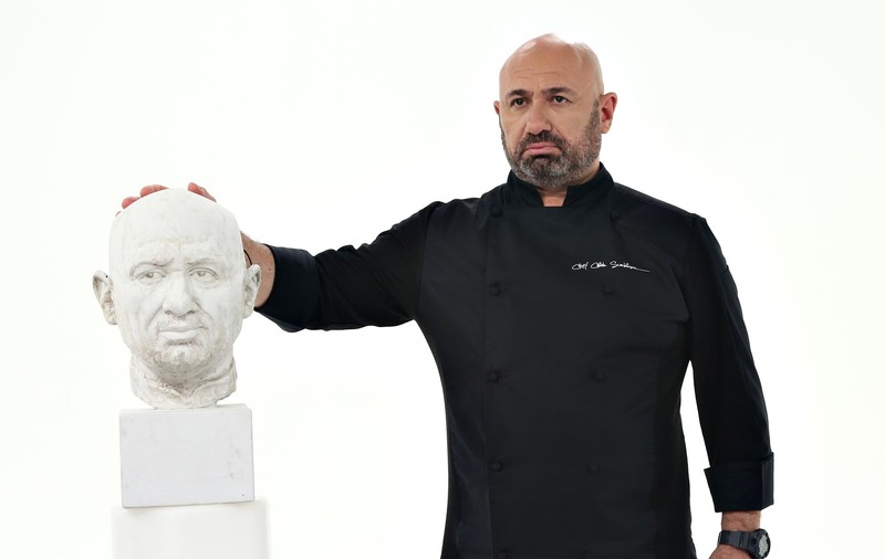 Noul sezon “Chefi la cuțite” marchează o premieră. Colegii îi fac altar lui Cătălin Scărlătescu. Cum s-a ajuns la această decizie