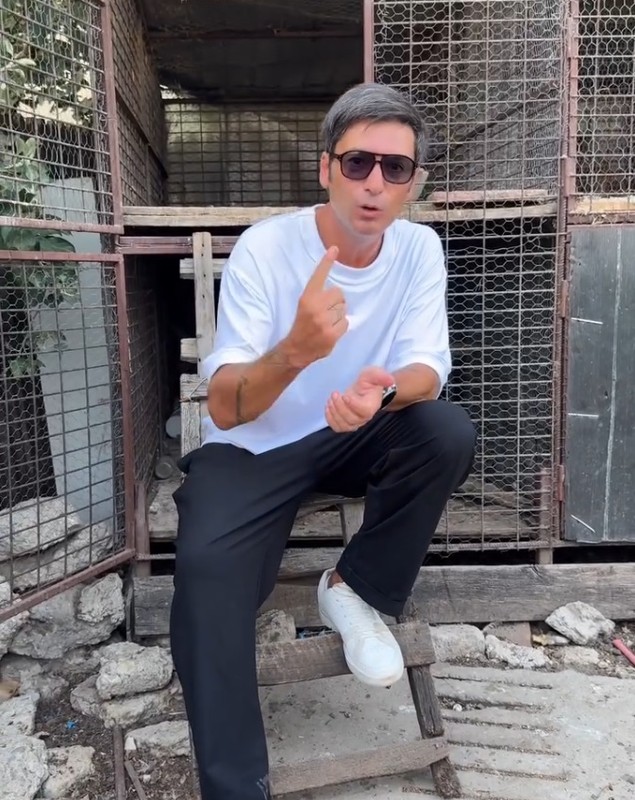 Imaginea cu Radu Vâlcan în coteț, înainte de premiera „Insula Iubirii”, sezonul 9, i-a uimit pe fani. Anunțul făcut printre găini: „Am ajuns la țară”