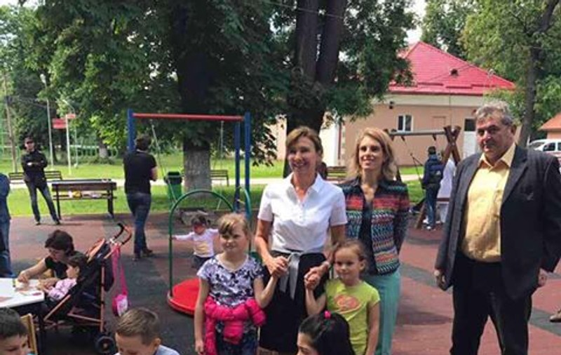 Carmen Iohannis, alături de elevi, la Școala Altfel