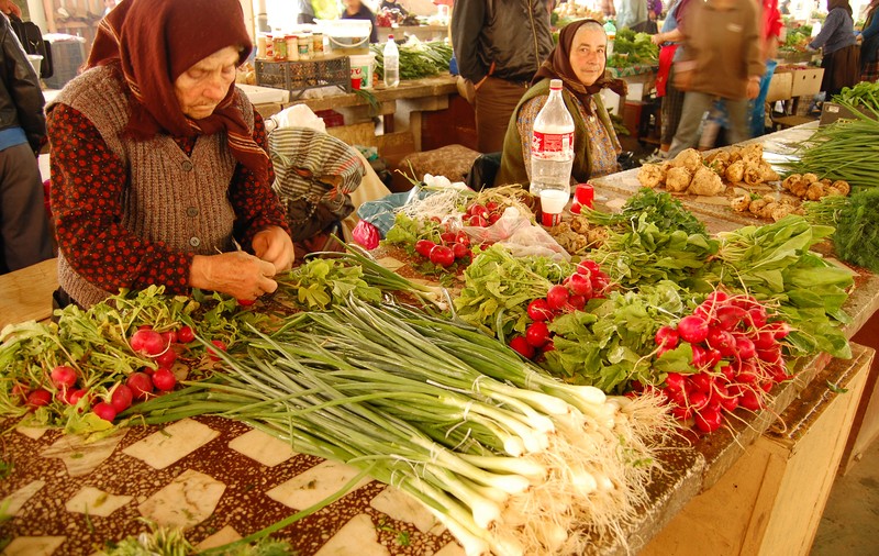 Guvernul va înființa Casa de Comerț a României: Fermierii vor putea să își vândă produsele către stat, pe întreg anul și la același preț