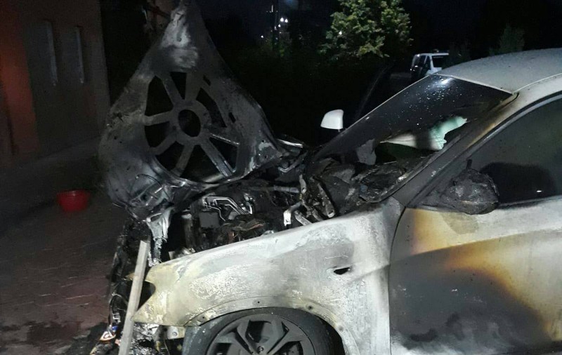 Mașina Georgetei Rus, fost consilier județean din Timiș, a luat foc. Medicul crede că ar fi o mână criminală