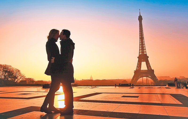 Efecte neaşteptate după atentatele de la Paris. Romantism cu reducere 25%