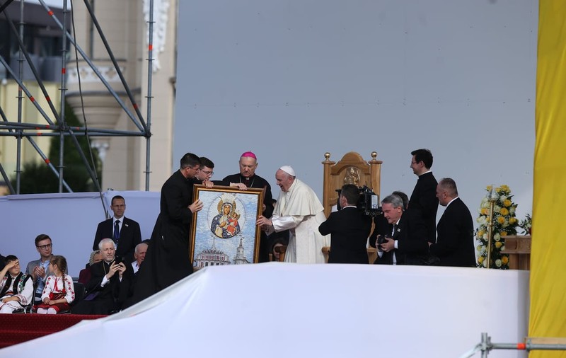 VIDEO | Cadourile pe care le-a primit Papa Francisc la Iași
