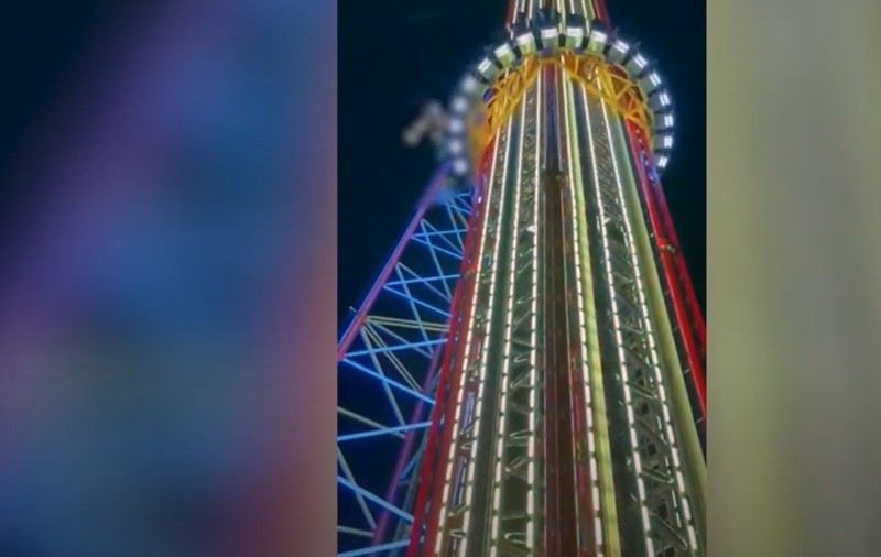 VIDEO. Momentul în care un adolescent cade de la mare înălțime dintr-o instalație a unui parc de distracții din SUA. Anchetă a autorităților