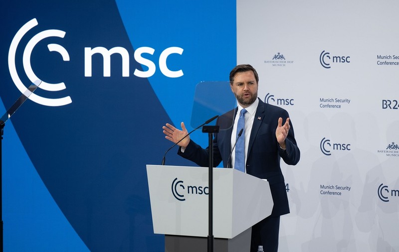 Sfârșitul unei ere? Germania e în degringoladă, în timp ce SUA își mustră cel mai fidel aliat european. Mesajul Washingtonului la conferința de securitate de la München trimite o undă de șoc prin alianța transatlantică