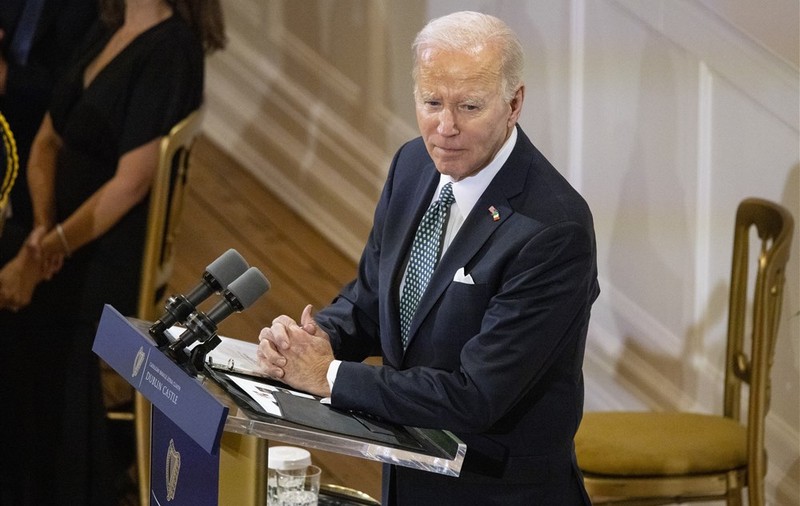 Joe Biden, gafă în timpul vizitei în Irlanda. A confundat o echipă de rugby cu forțele de ordine brutale britanice din anii 1920