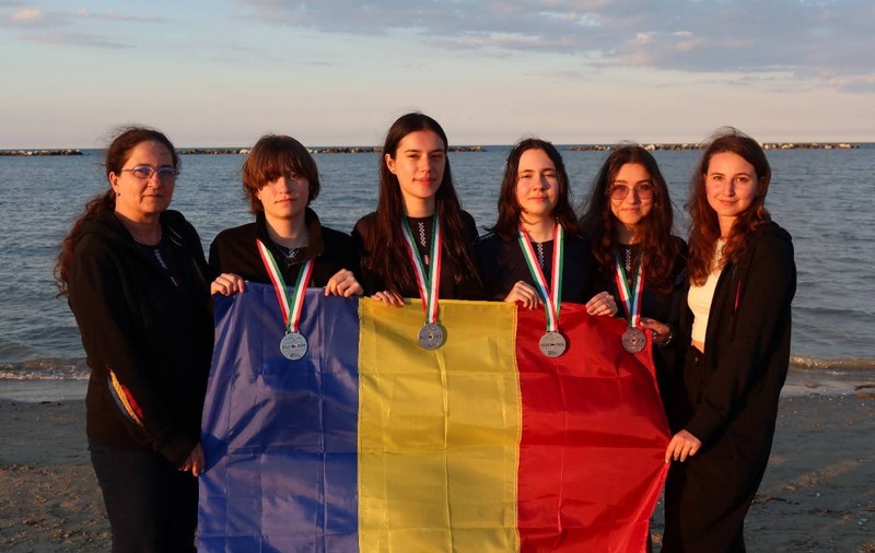 România a câștigat patru medalii la Olimpiada Europeană de Informatică pentru Fete 2026