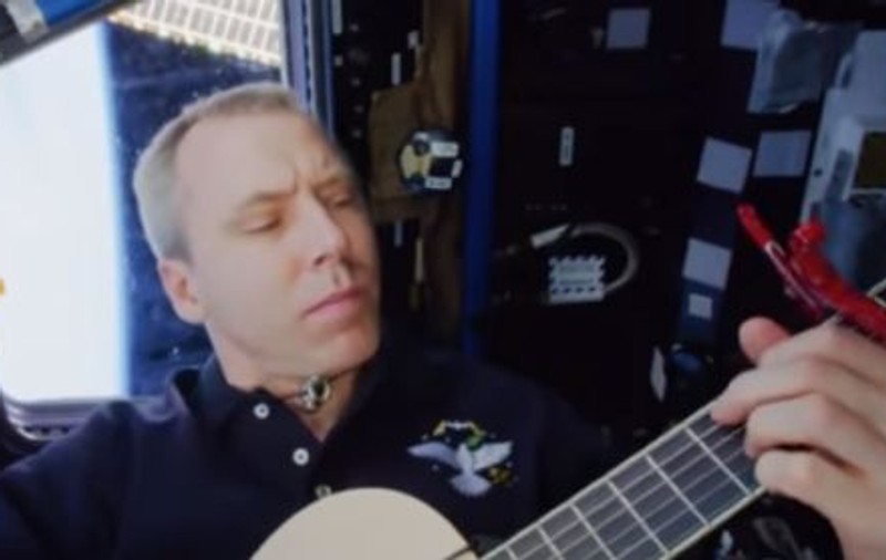 VIDEO | Un astronaut a înregistrat o melodie în timp ce era în spaţiu