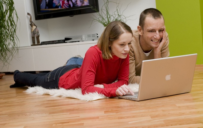 Mâna întinsă care nu spune o poveste nu primește banii! Cum poți obține finanțare online pentru a pune în practică ideea ta de afacere