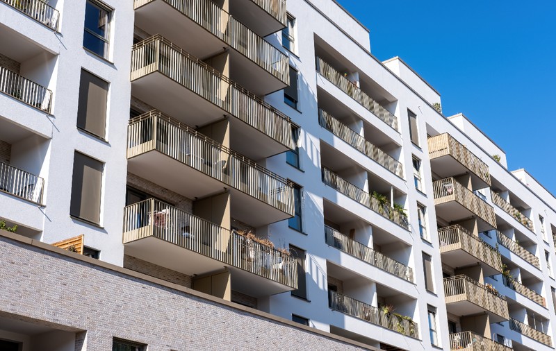 Un dezvoltator imobiliar își chinuie chiriașii care nu vor să se mute dintr-un bloc: fără căldură sau apă caldă la temperaturi sub 0 grade. „E inuman”