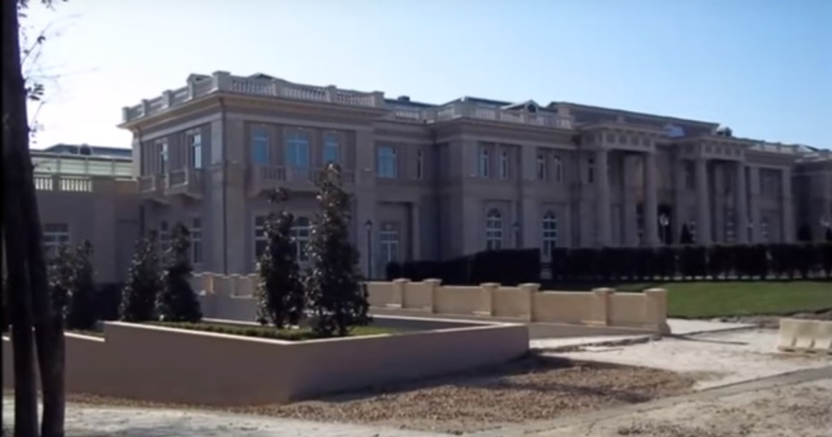palatul de un miliard de dolari care i-ar aparține lui Vladimir Putin