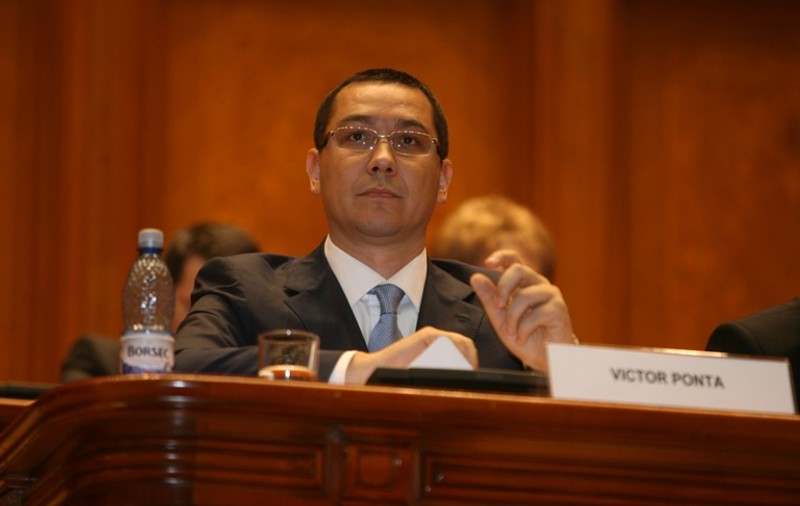 Guvernul vrea să impoziteze suplimentar bugetarii care câştigă peste 4.500 lei lunar