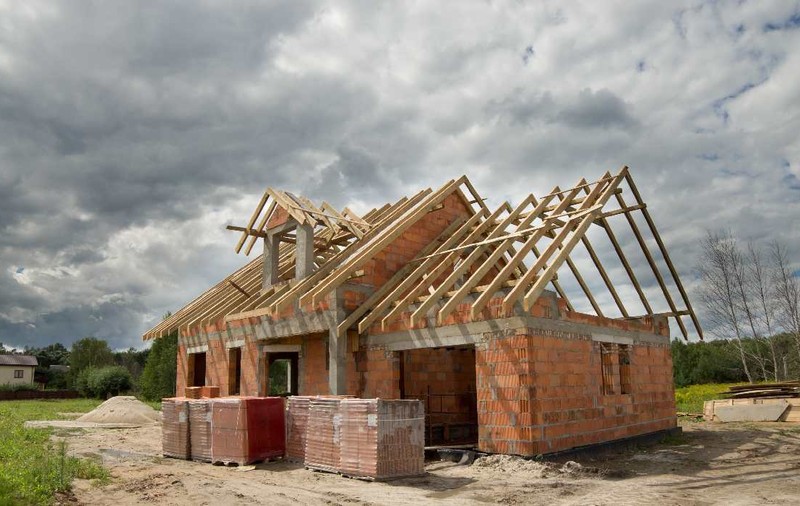 Cât costă să ridici o casă de 120 de metri pătraţi la roşu, în 2025