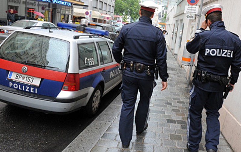 Români cercetaţi în Austria după ce au agresat un solicitant de azil