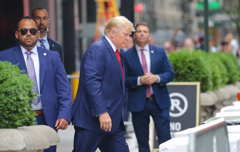Donald Trump, dat de gol de o persoană din anturaj. FBI a știut de la un informator unde și ce documente ascunde fostul președinte