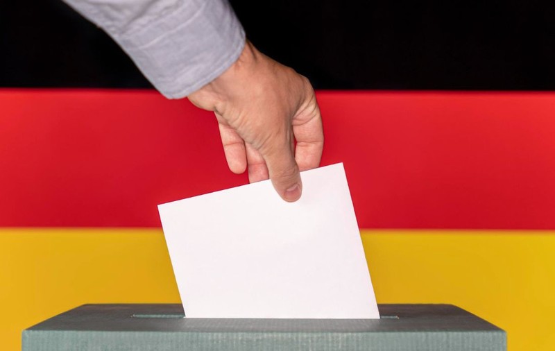 Șerif american refugiat în Rusia, acuzat de propagandă înaintea alegerilor din Germania