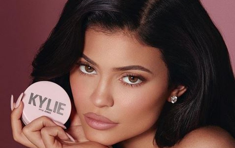Cine e cel mai bogat om din lume, în topul Forbes 2019. Kylie Jenner a devenit cel mai tânăr miliardar, Ion Țiriac a urcat aproape 50 de locuri, iar Mark Zuckerberg a picat trei poziții