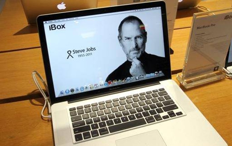 Google şi Samsung au decis să amâne lansarea unui nou produs, din cauza morţii lui Steve Jobs