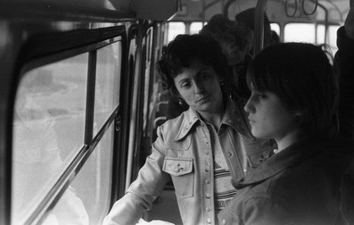 Imagine cu Nadia și mama, din 1977 | Foto: Gazeta Sporturilor