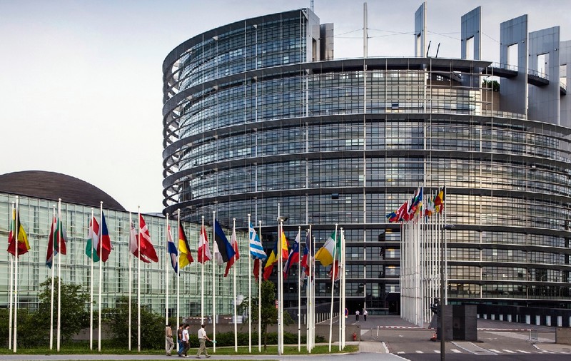 Scandal în Parlamentul European, între o europarlamentară cu origine română și angajata unui alt grup parlamentar: ambele susțin că au fost agresate
