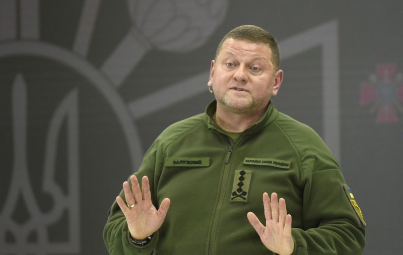 Rușii l-au rănit pe Valeri Zalujnîi, fostul șef al armatei ucrainene: „Avea o gaură în el”