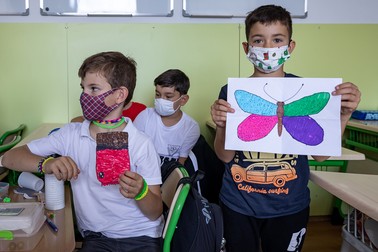 Desenele s-au vândut la preţuri între 1 şi 5 lei