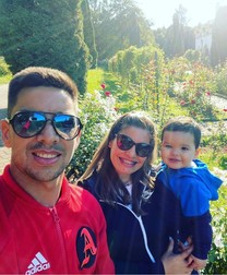 Alături de familie