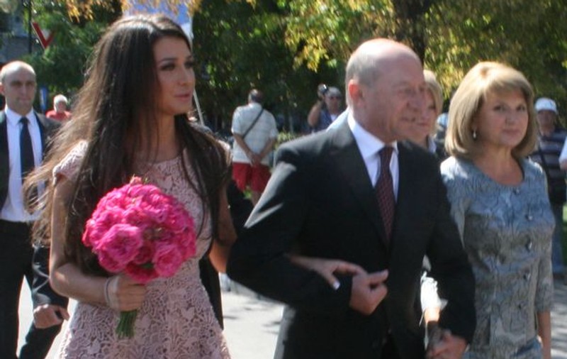 Top 3 glume despre nunta Elenei Băsescu!