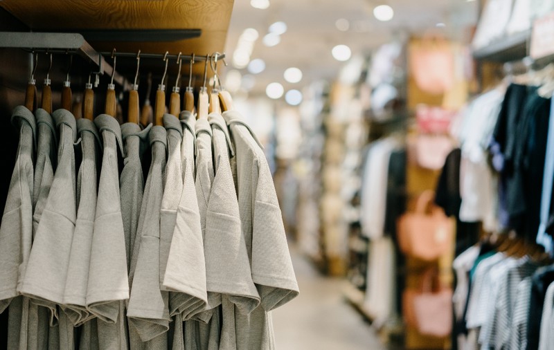Programul magazinelor și mall-urilor din București de Bobotează și Sfântul Ion, în 2026