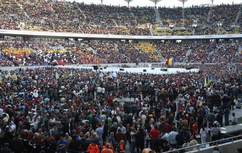 Dragnea: Mitingul USL de pe Arena Naţională a costat în jur de 139.000 de euro fără TVA. Raluca Turcan ÎL CONTRAZICE!