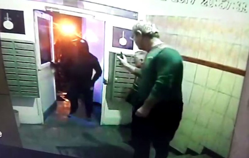 VIDEO / Primele imagini cu jandarmii care jefuiau prostituate