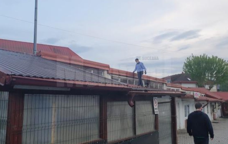 Atac într-o piață din Suceava. Un client a fost înjunghiat de un vânzător nervos. Cuțitarul a fost reținut
