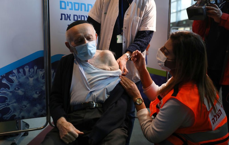 Peste 32% din populație a fost vaccinată anti-COVID-19 în Israel, începând cu 20 decembrie