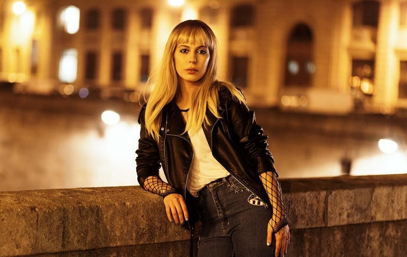 Sore a lansat “Îmi dai palpitații”. Artista, aventură muzicală la Paris/ VIDEO